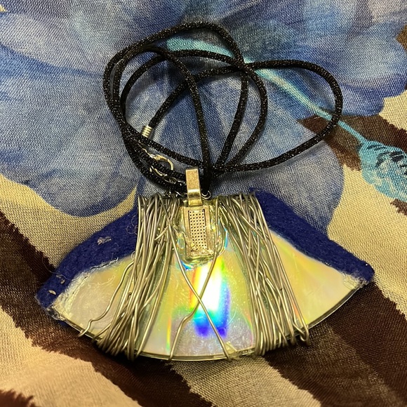 Reversible Handmade Necklace - Picture 2 of 16